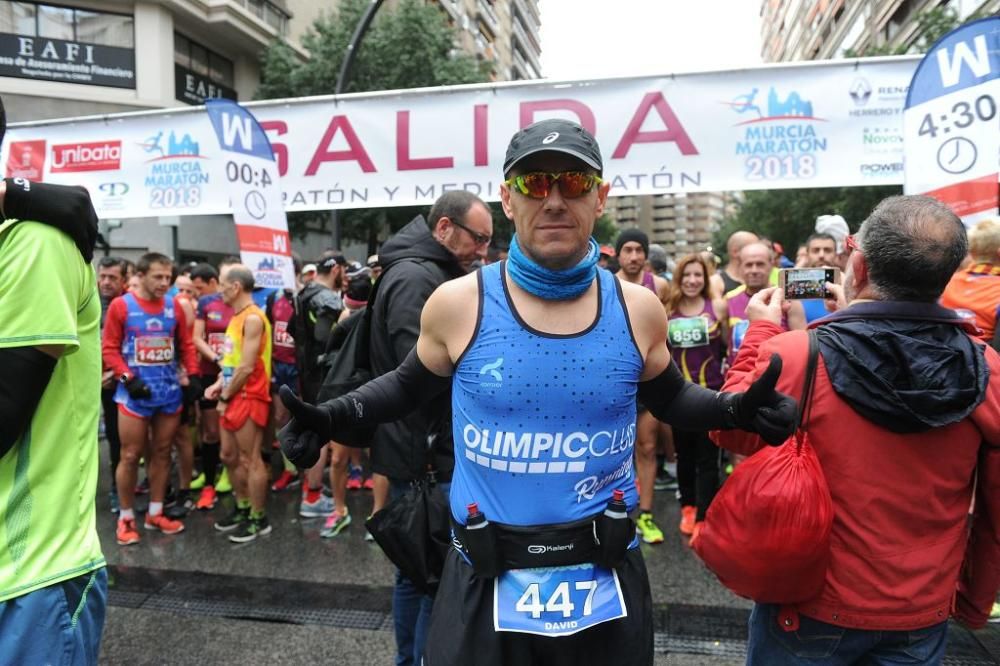 Ambiente y salida de la Maratón y Media Maratón de Murcia