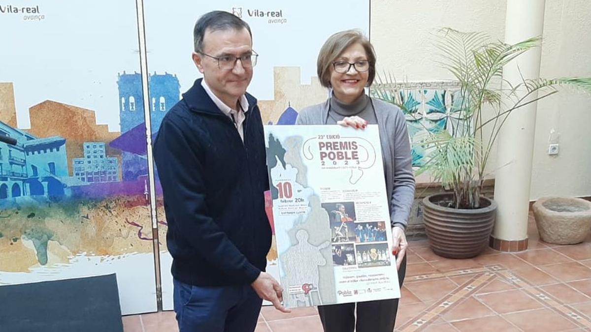 La regidora de Cultura, Rosario Royo; i el director de 'Poble', Juanjo Clemente, han presentat els reconeixents i els actes per al 10 de febrer.