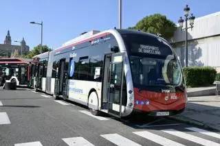 TMB sumará 19 autobuses eléctricos articulados y superará el 25% de cero emisiones en su flota