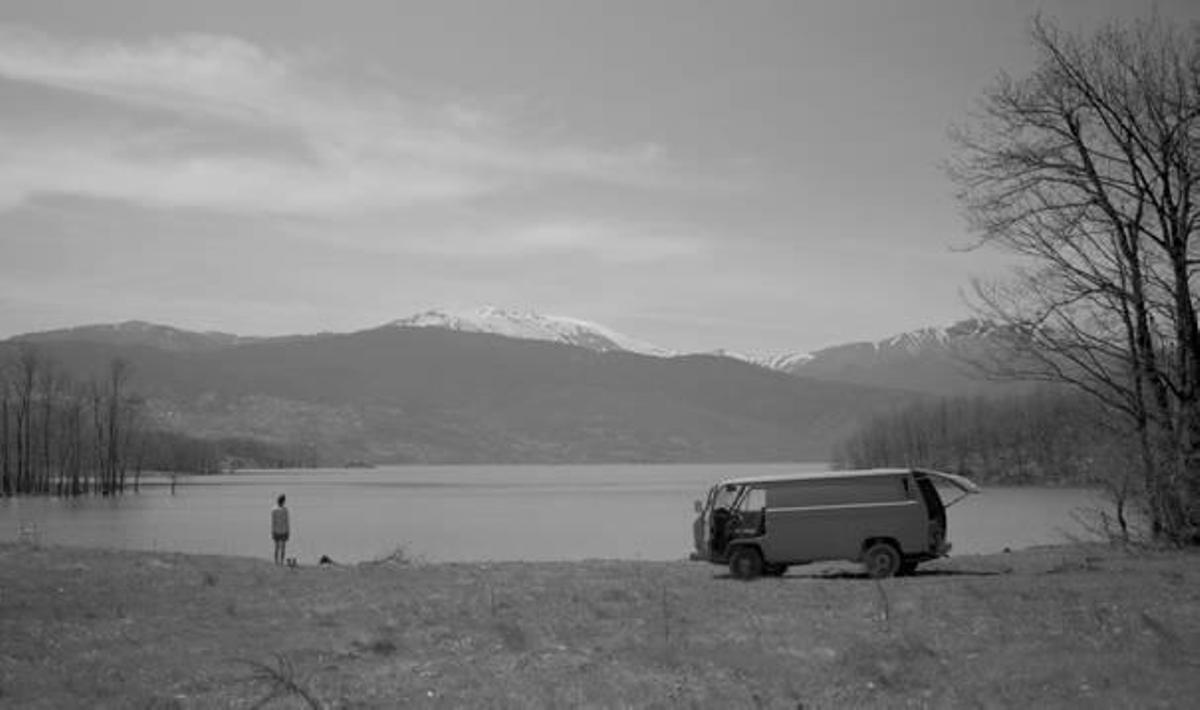 Un fotograma de la película, rodada en blanco y negro.
