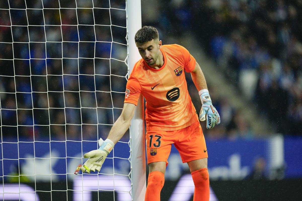 Joan Garcia aguantó con mucha deportividad en Cornellà