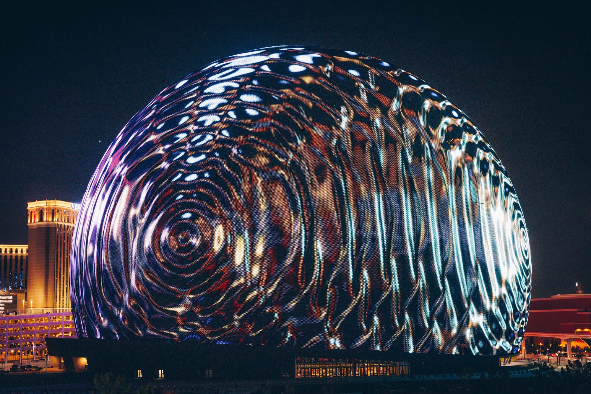 EN IMÁGENES | La esfera led más grande del mundo nace en Zaragoza