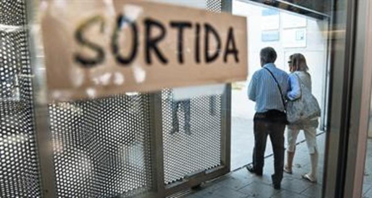 Joan Saura i Imma Mayol surten junts, ahir, del centre cívic de Barcelona on ICV va celebrar el seu consell nacional. Joan Saura i Imma Mayol surten junts, ahir, del centre cívic de Barcelona on ICV va celebrar el seu consell nacional.