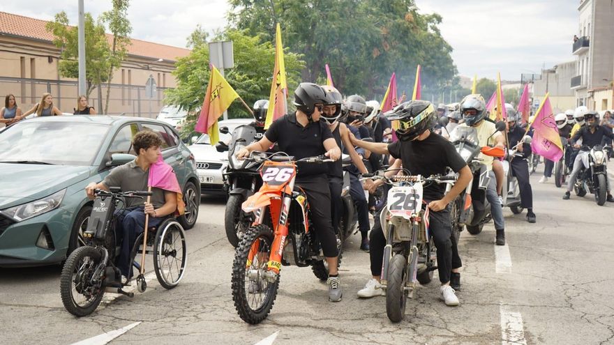Més d&#039;un miler de motoristes i veïns homenatgen el pilot Pau Alsina en una marxa per Sallent