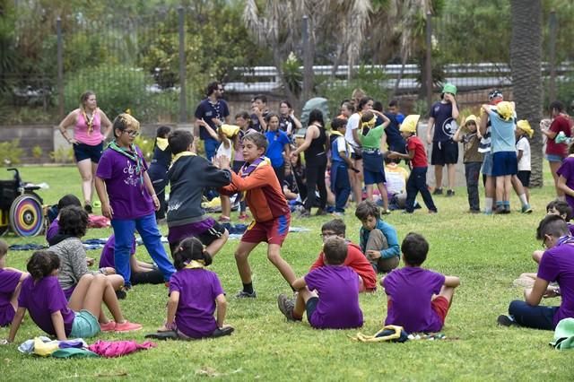 Encuentro y talleres de scouts, en el parque de ...