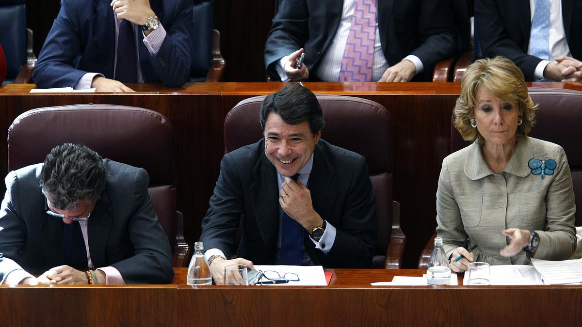 Francisco Granados, Ignacio González y Esperanza Aguirre, en la asamblea de Madrid