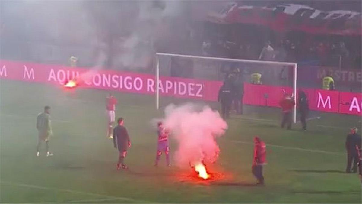 El Benfica se ha encontrado un ambiente muy caldeado en el feudo del Feirense