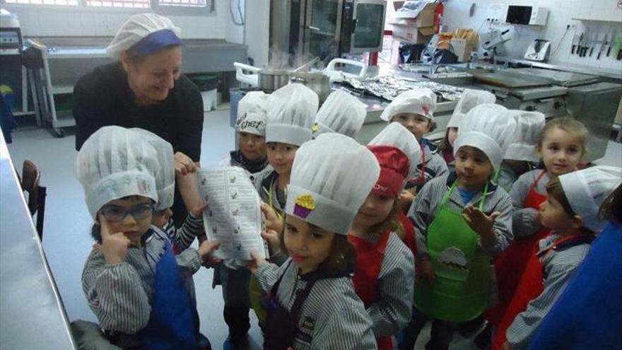 Los escolares de jaca cocinan ricas pizzas