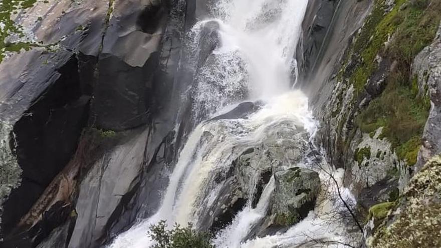 VÍDEO | El espectáculo de la cascada de Mámoles (Zamora)