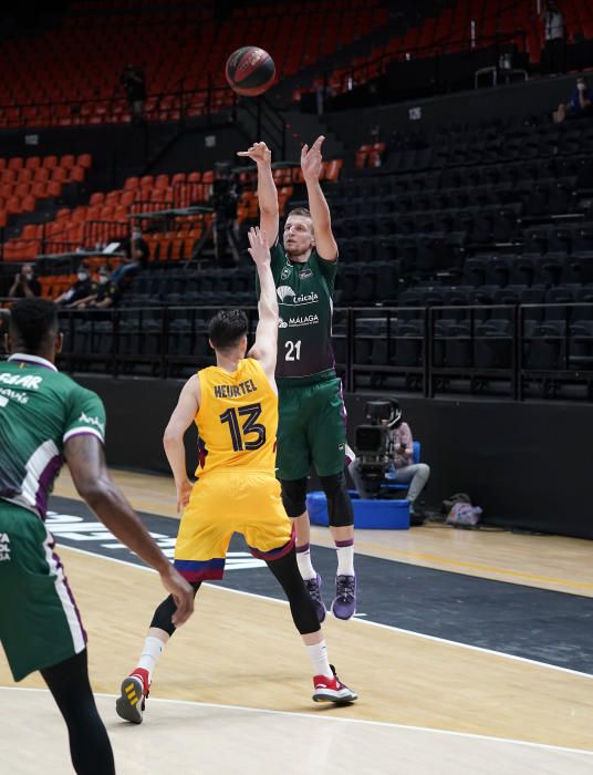 Partido entre el Unicaja y el FC Barcelona en la fase final de la Liga ACB.