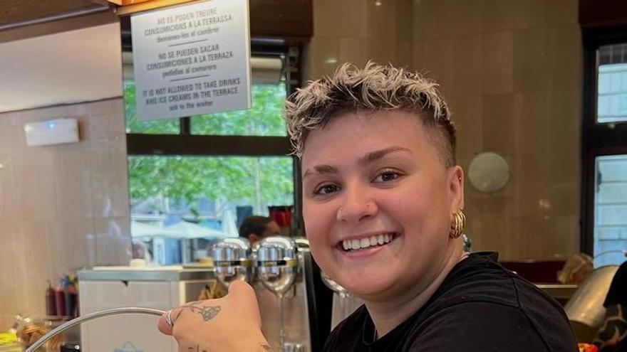 La calor dispara la venda de gelats i orxates a Manresa: «Quan marxa el sol és quan més gent ve»