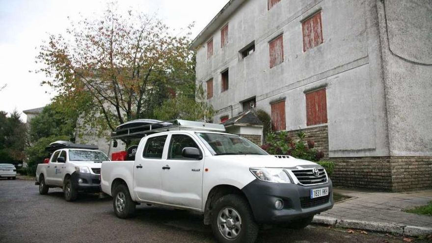 Uno de los bloques de las viviendas de camineros en Donramiro. // Bernabé/Luismy