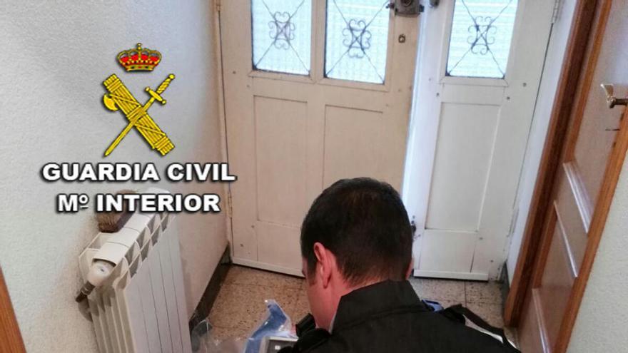 La Guardia Civil detiene a un vecino de Vilaboa por tenencia y distribución de pornografía infantil y corrupción de menores