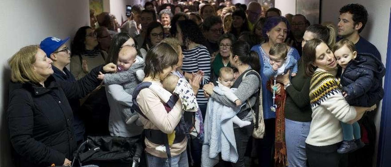 Personas participantes en el encierro en el hospital de Verín. // Brais Lorenzo