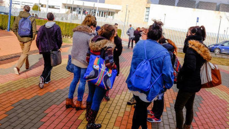 Fallece la madre del menor que hirió a cinco alumnos en un instituto de Villena