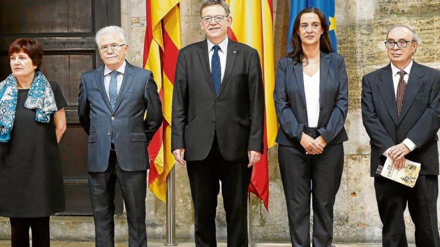 Puig, en el centro, con los tres nuevos consejeros (Soler, Ventura y De Urquía) y el presidente en funciones del CJC, José Díez.