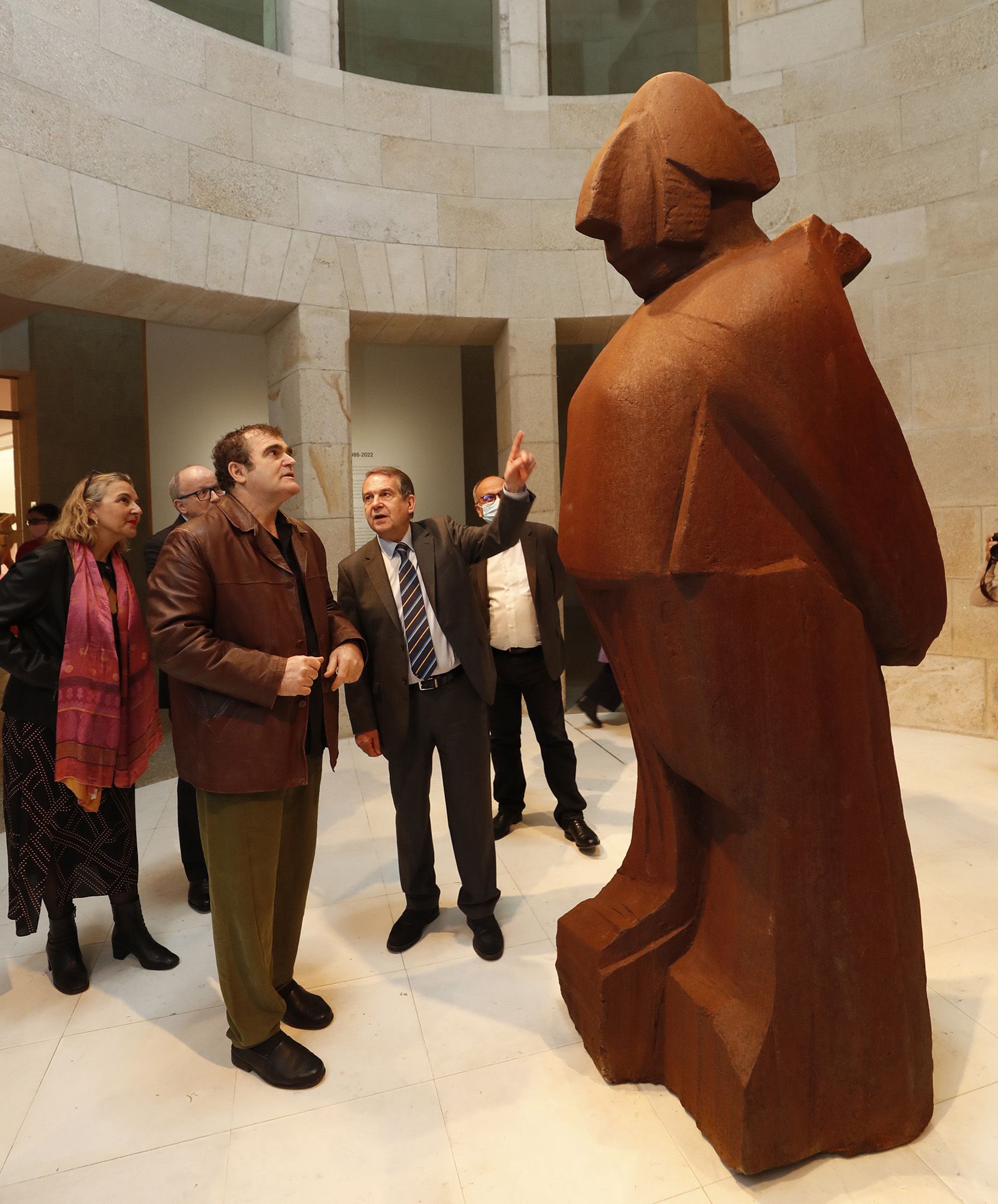 Leiro inaugura su primera exposición en un museo en Vigo