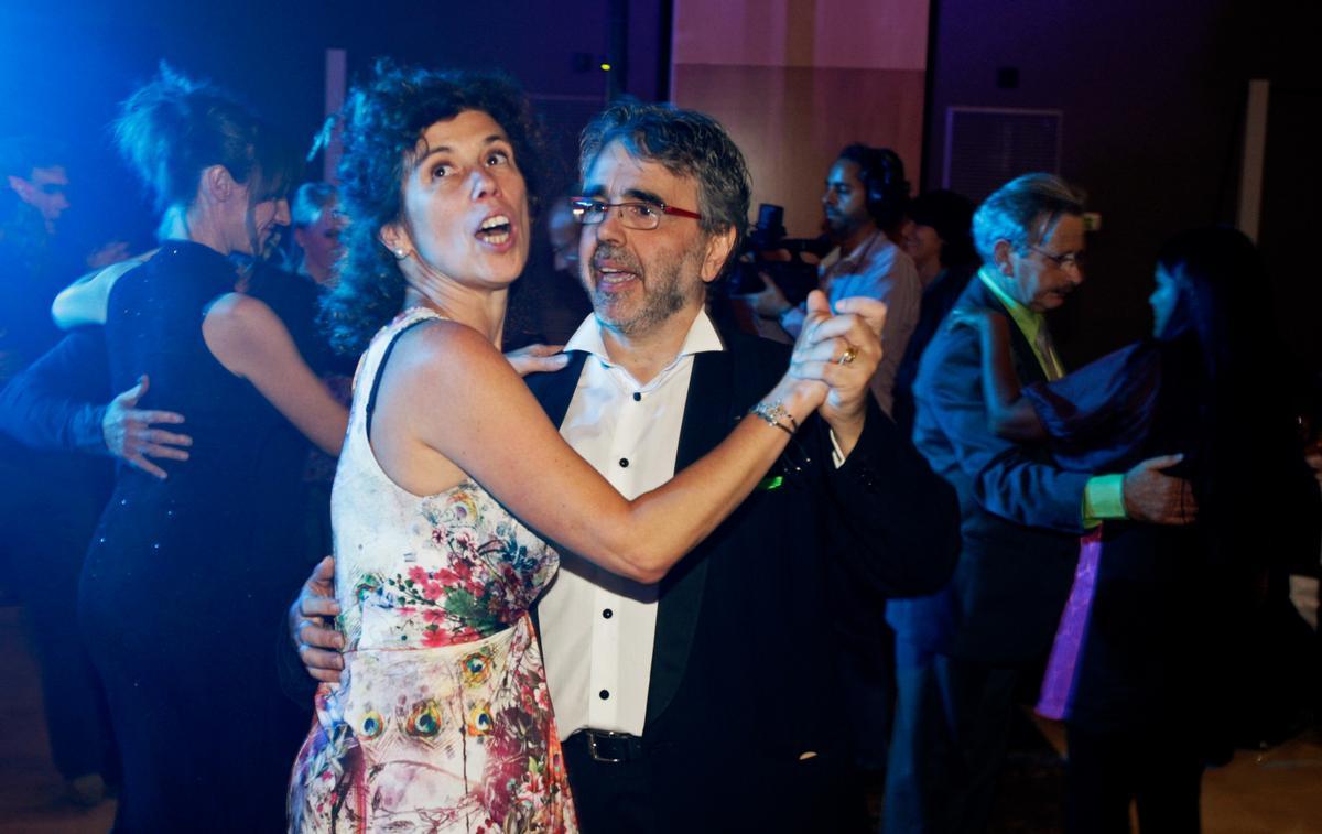 El mago en una cena con baile para la lucha contra la esclerosis múltiple.