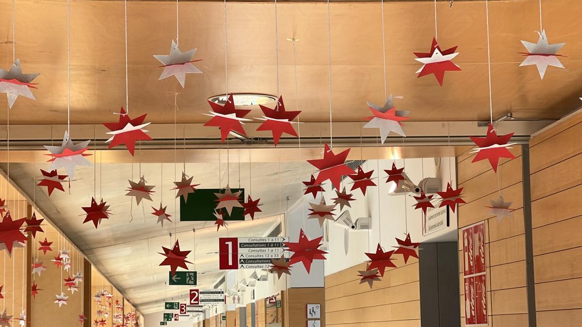 Un dels passadissos de l’hospital amb els estels.