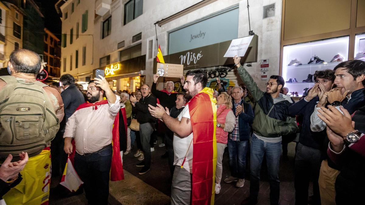200 Personen demonstrieren auf Mallorca gegen die geplante Begnadigung der katalanischen Separatisten