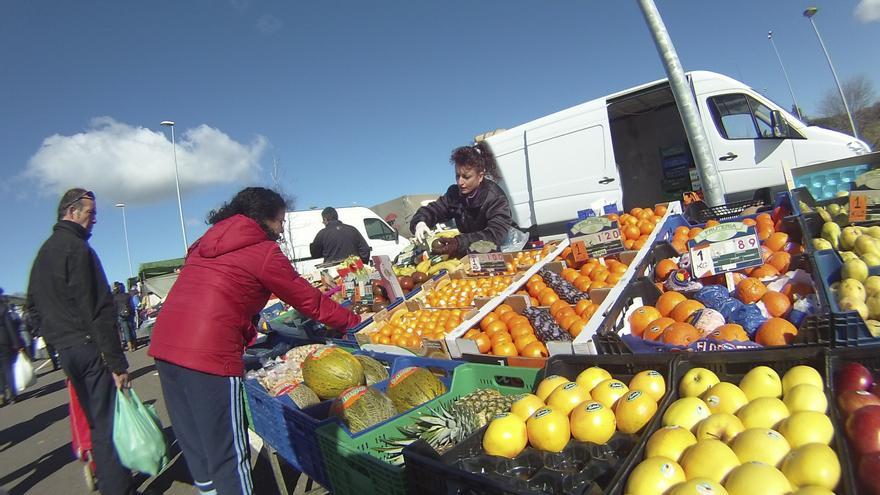 Vendedores ambulantes: «La venta ‘on line’ no puede con nosotros, la inflación sí»