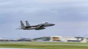 Archivo - Una aeronave estadounidense en ejercicios conjuntos en Okinawa, Japón