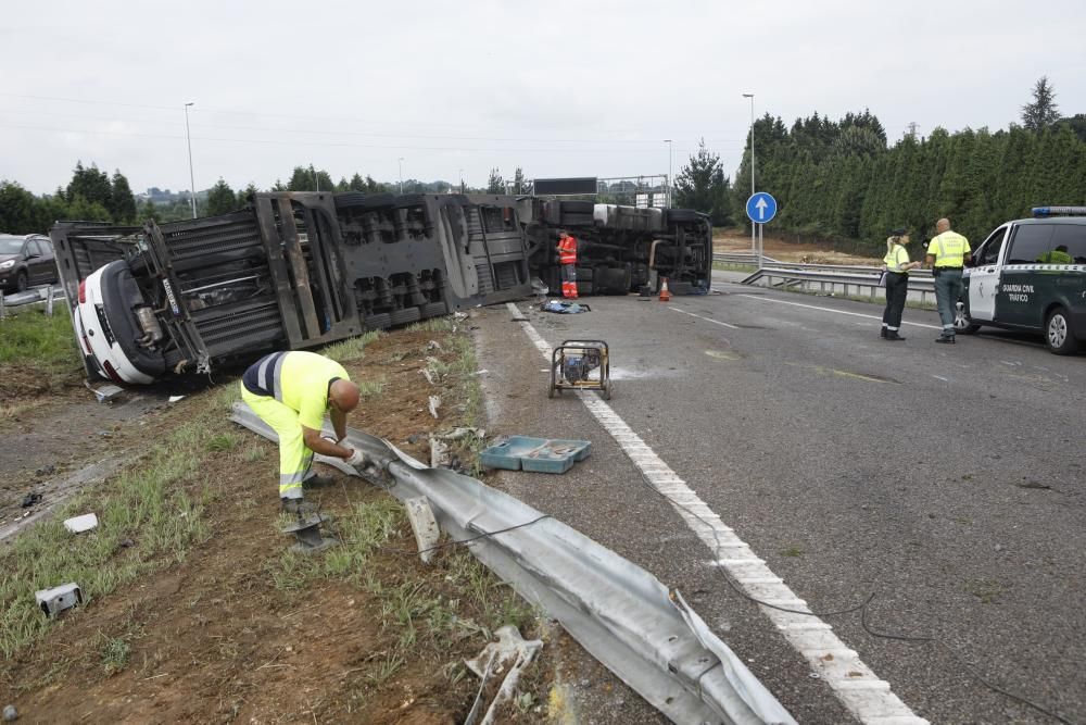 Espectacular accidente en Gijón