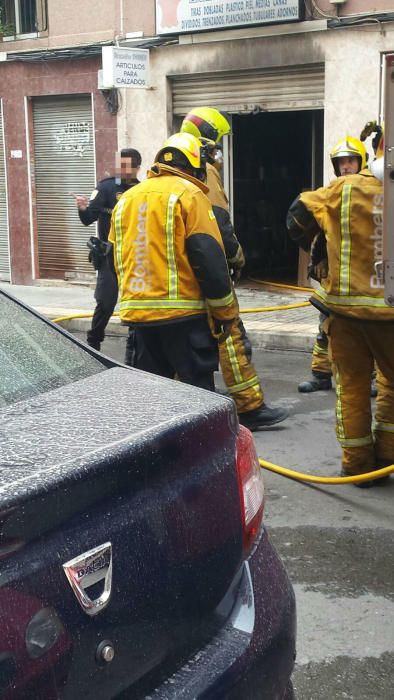 Incendio en un local de calzado en Elche