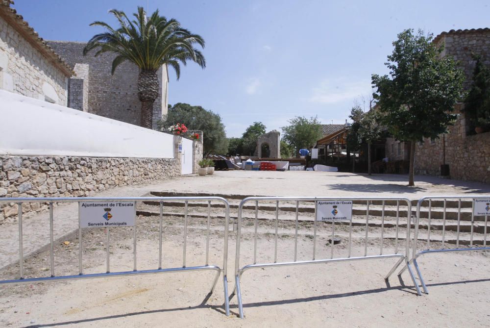 Tanquen l'accés a Sant Martí d'Empúries pel casament d'un magnat dels EUA