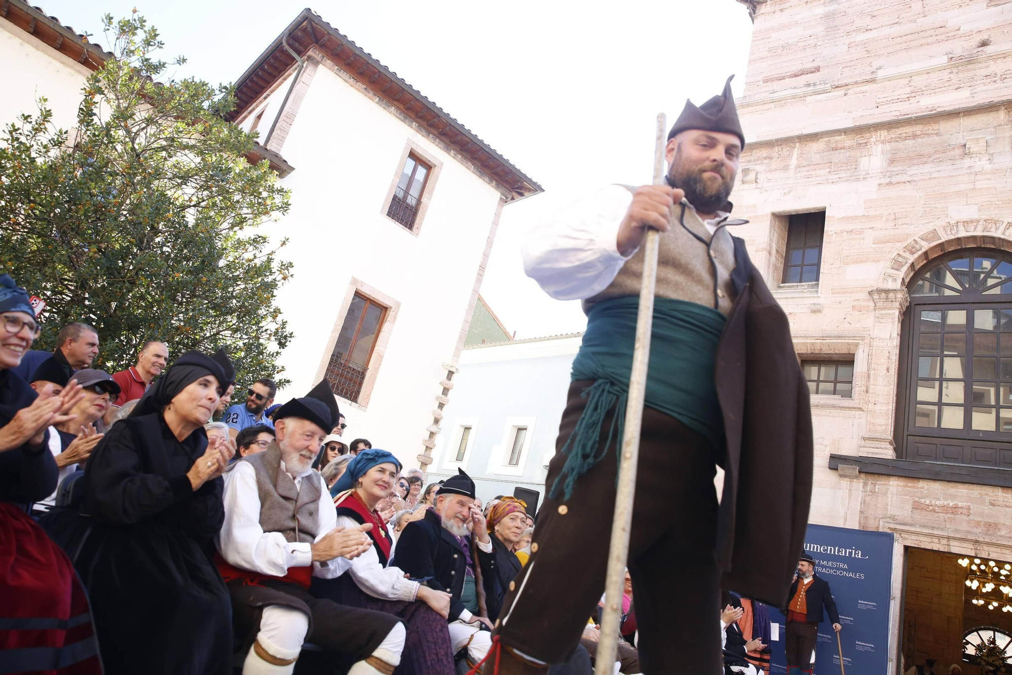 En imágenes: así ha sido el Día'l Traxe'l País en Grado