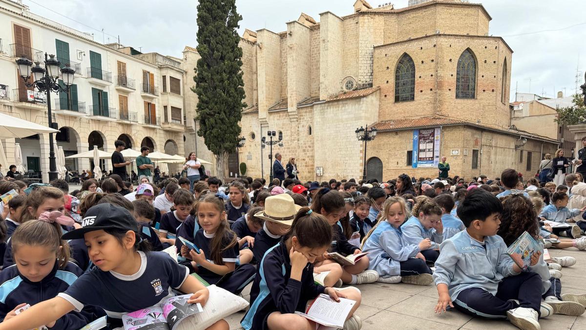 Más de 2.000 estudiantes y 16 centros educativos reivindican el Dia del ...