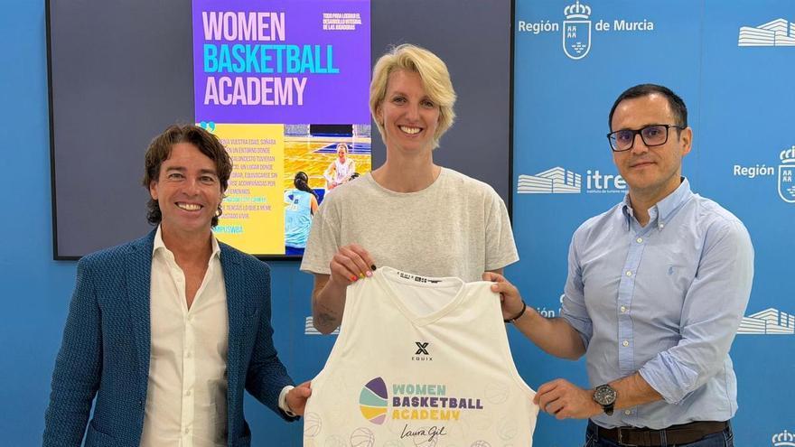 Laura Gil, maestra de jugadoras jóvenes con talento