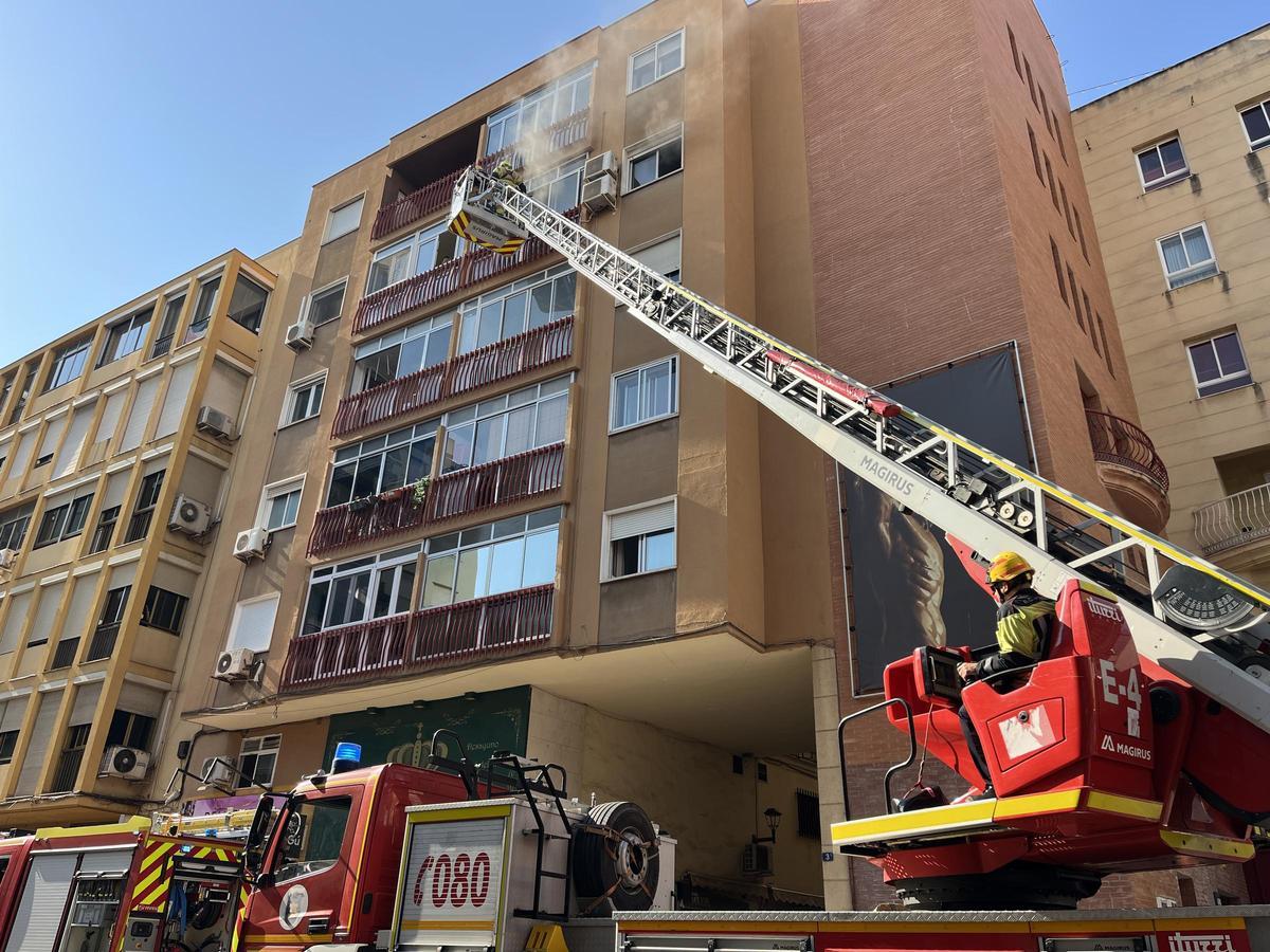 Incendio originado en la calle Martínez Maldonado