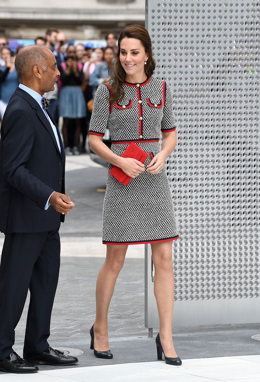 Kate Middleton con minivestido de tweed de Gucci