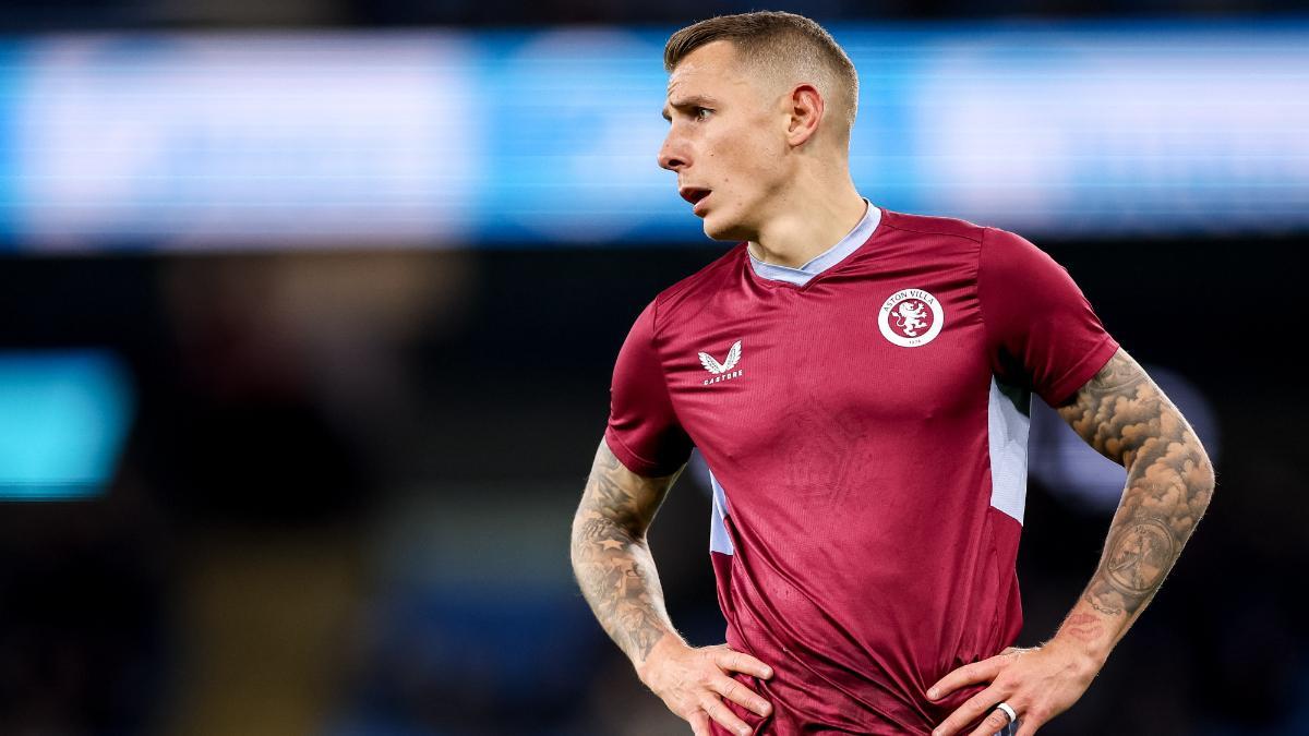 Lucas Digne, con la camiseta del Aston Villa