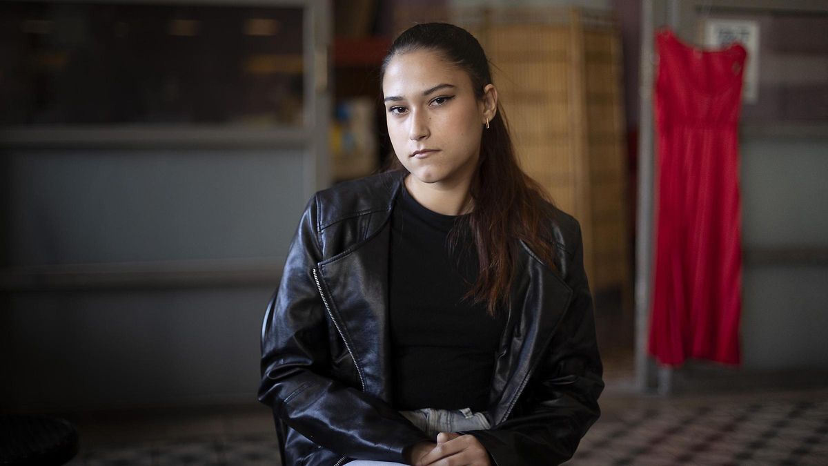 Alba, mujer víctima de violencia machista y miembro del colectivo 'Vestits Vermells', de Montcada i Reixac.