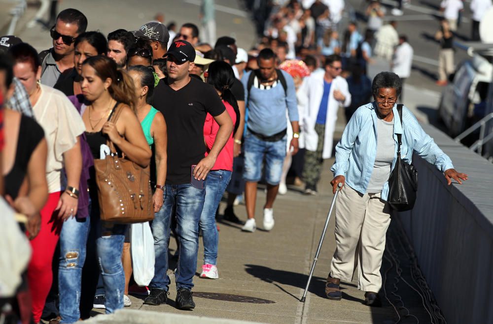 Los cubanos empiezan a despedirse de Fidel Castro