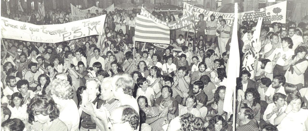 Movilización a favor de proteger es Trenc en septiembre de 1983.