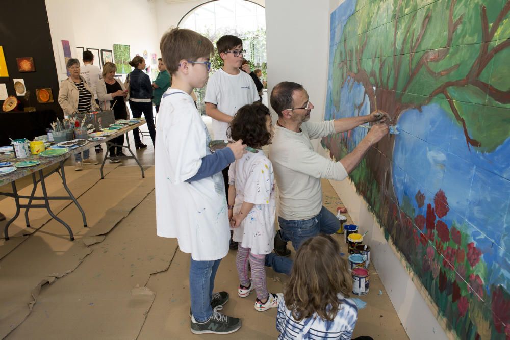 Mural solidari a la galeria Ventós