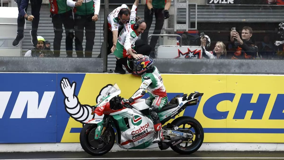 As赤 queda la clasificaci車n del Mundial de MotoGP tras la victoria de Johann Zarco en Le Mans