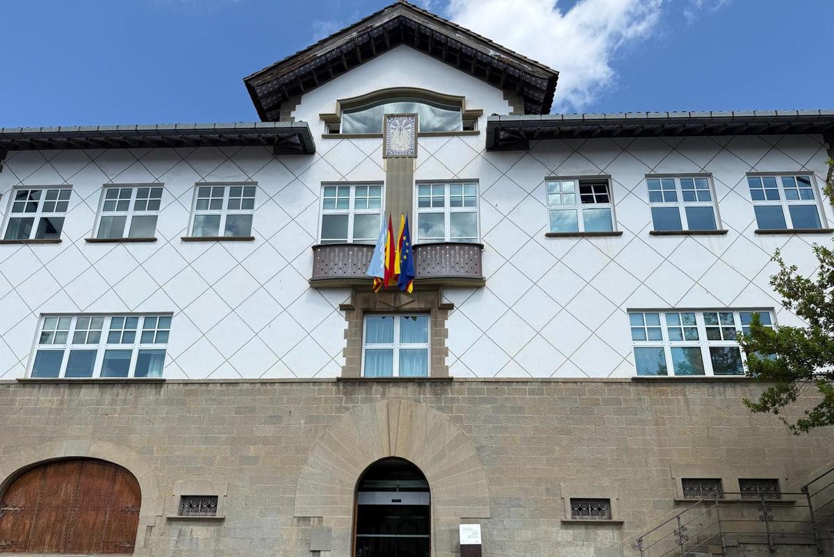 La façana de l'Ajuntament d'Olot