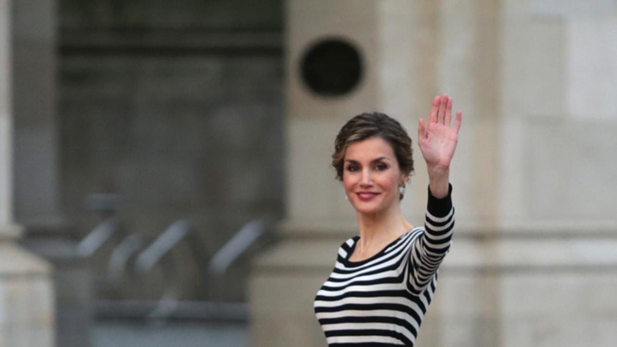 Doña Letizia brilla con estilo lady en A Coruña