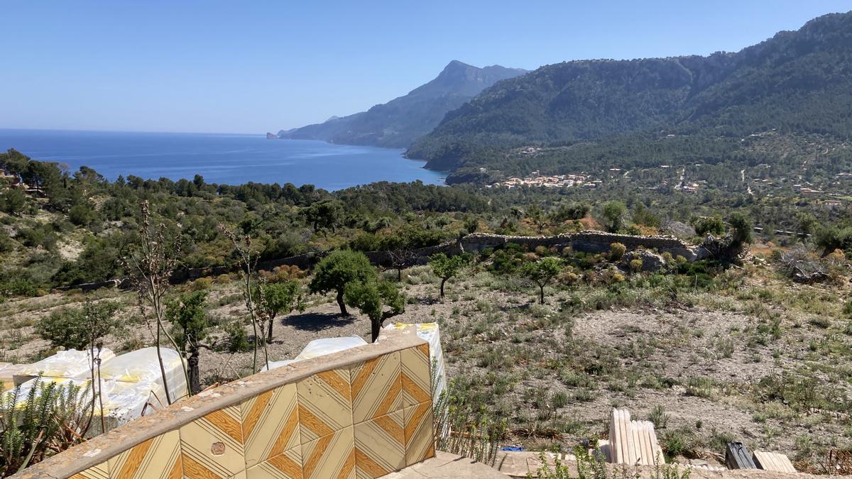 Der Ausblick von der noch im Bau befindlichen Hotelterrasse von Son Bunyola, dem Anwesen von Richard Branson.