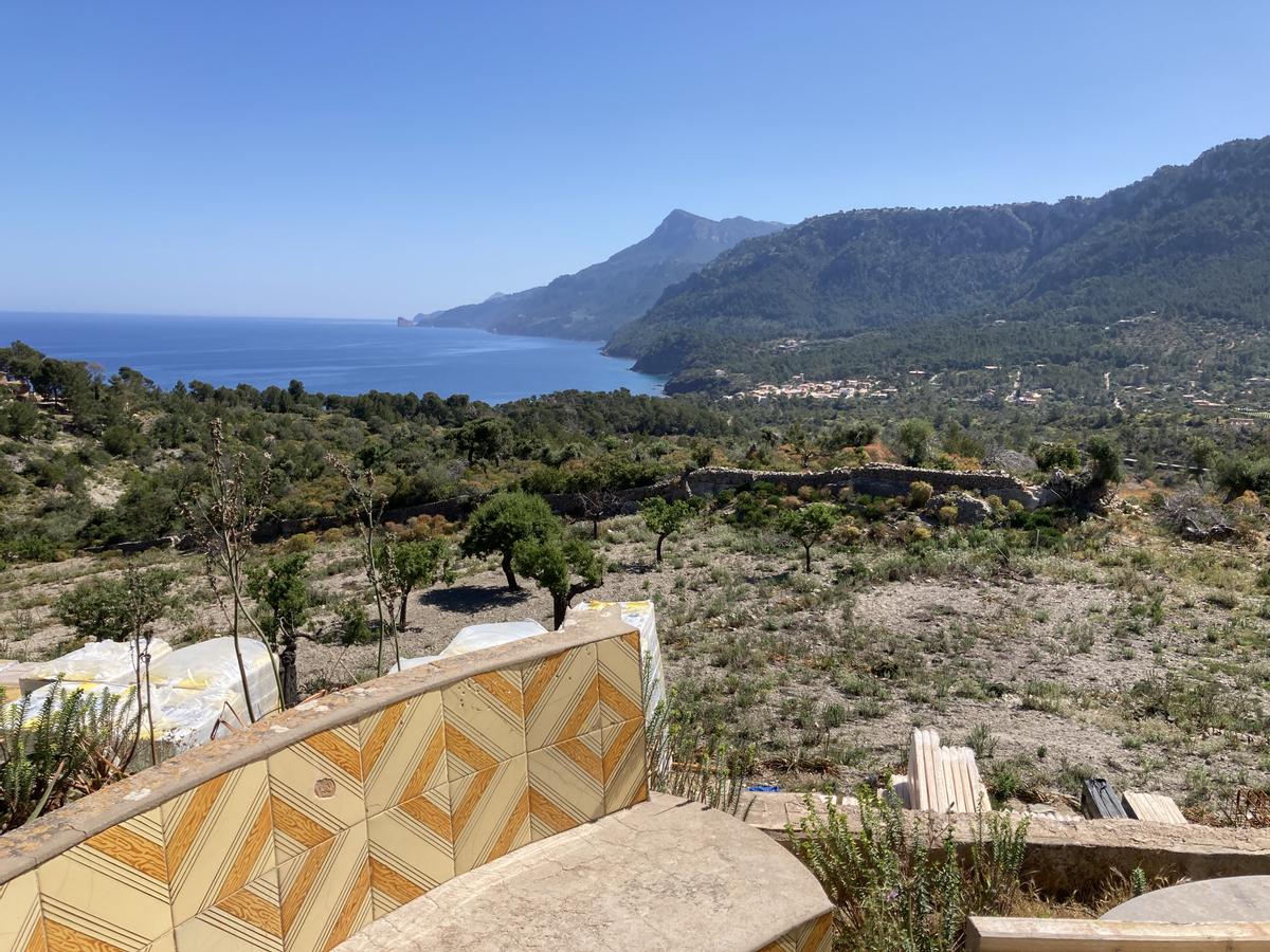 Der Ausblick von der noch im Bau befindlichen Hotelterrasse von Son Bunyola, dem Hotel-Anwesen von Richard Branson.