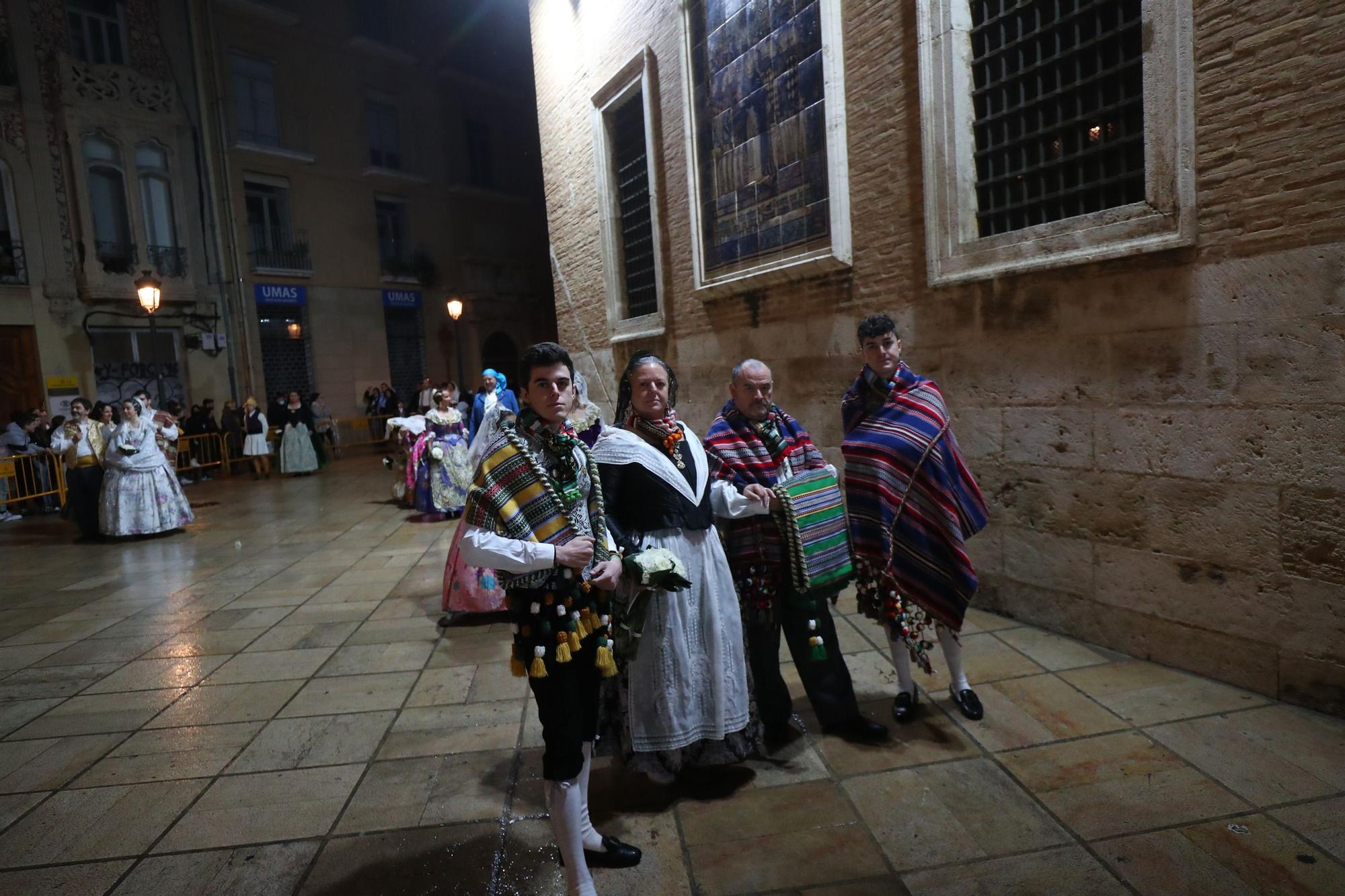 Búscate en el primer día de ofrenda por la calle de la Paz (entre las 21:00 a las 22:00 horas)