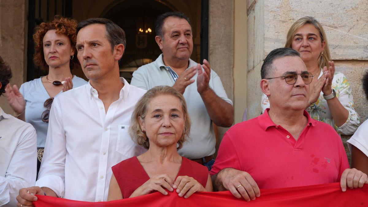 Galería | Las manifestaciones en apoyo de Ceuta en Extremadura, en imágenes