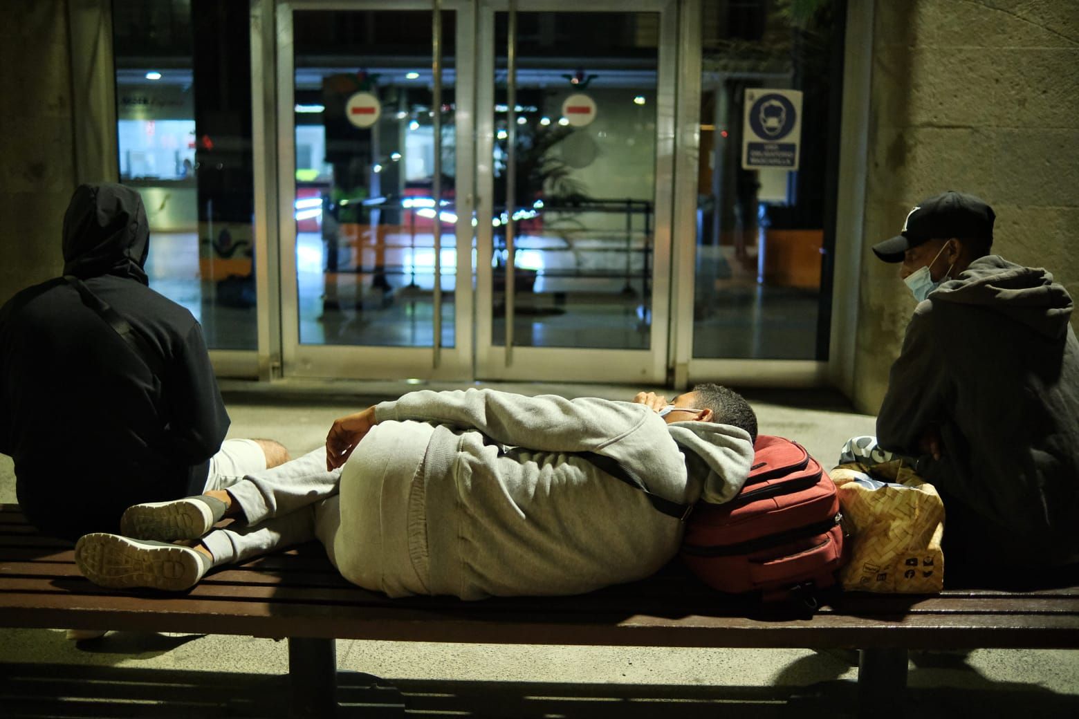 Más de un centenar de magrebíes en la Estación Marítima de Santa Cruz de Tenerife con la intención de llegar al Puerto de Huelva