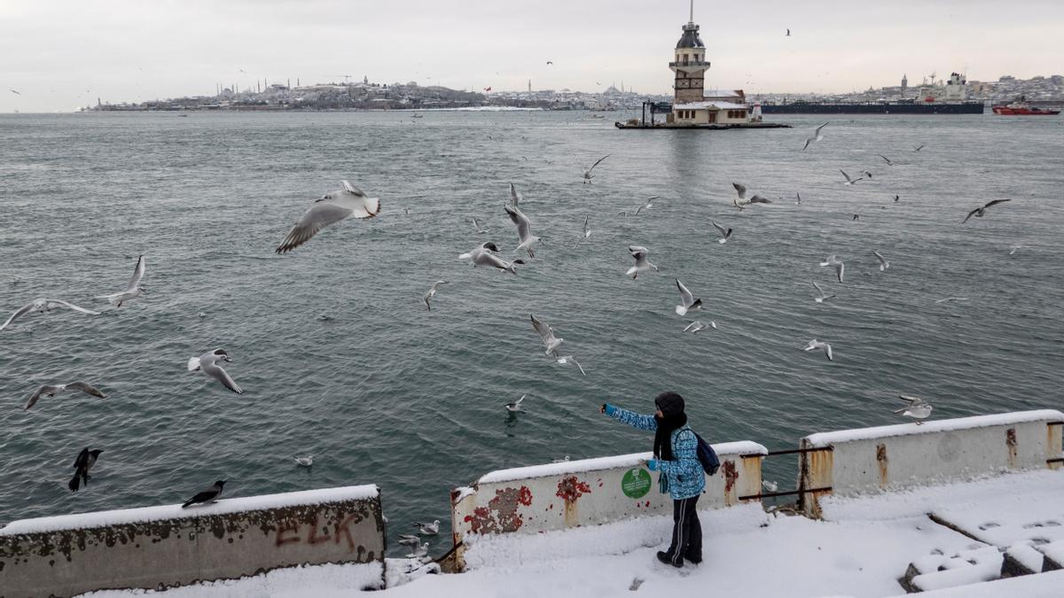 Turquía, bajo un espeso manto de nieve por el temporal Elpis.