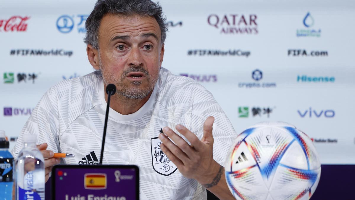 Luis Enrique admite que han "reflexionado" y que especular "no es bueno"