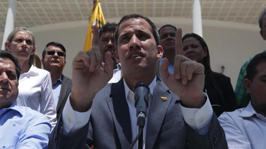 Guaidó en una rueda de prensa en el Palacio Federal Legislativo